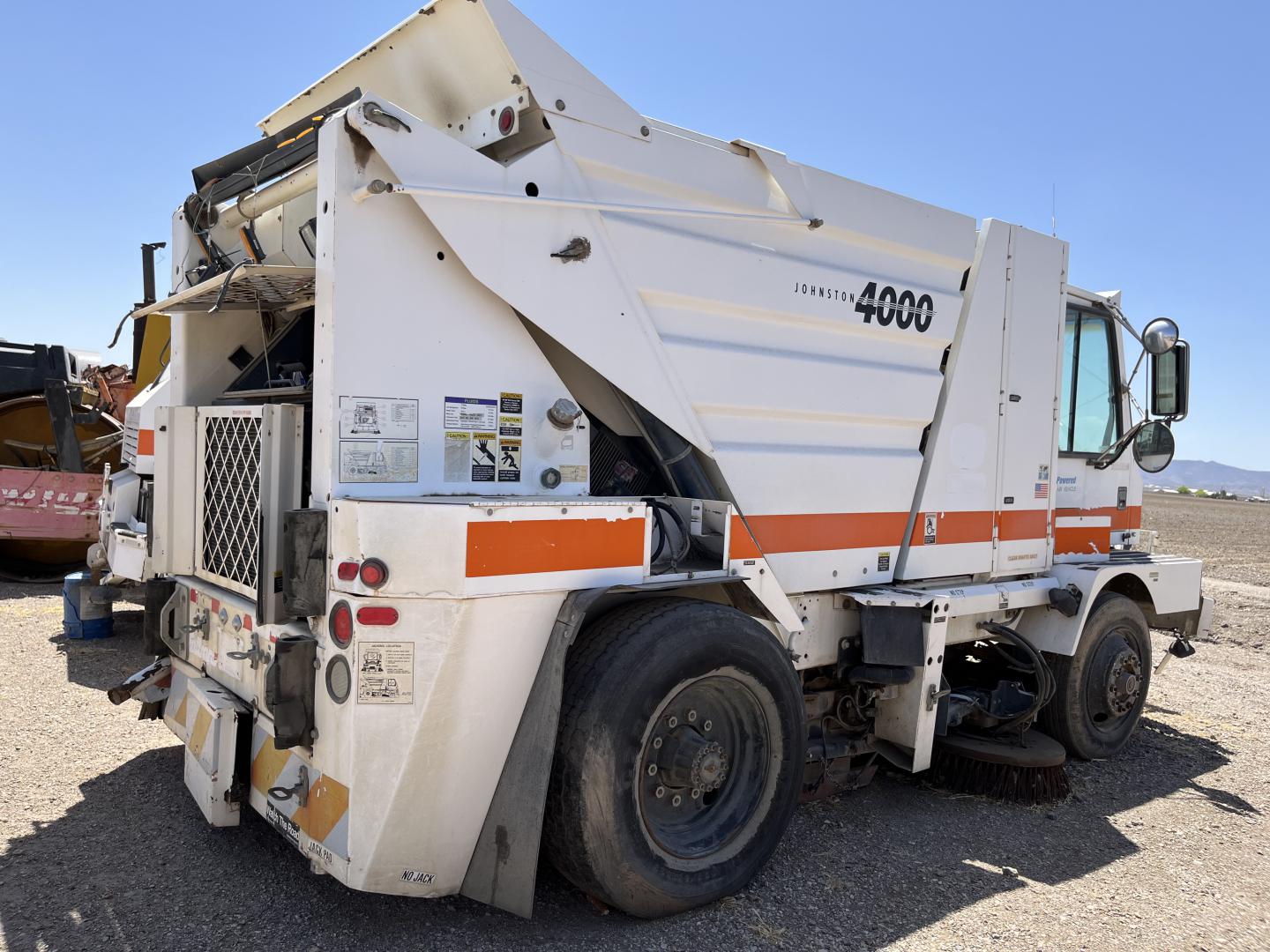 ./imagenes/INVOICE/2019/13871/BARREDORA JOHNSTON 4000 A GAS NATURAL (26).JPG